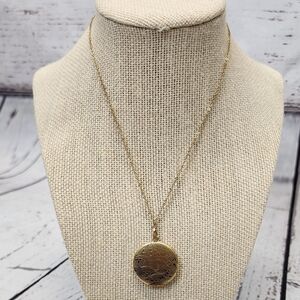 Vintage Gold Tone‎ Locket
